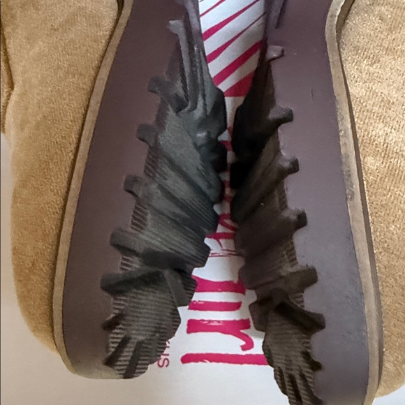 Hey Girl by Corky’s NWT Size 10 Canel Suede Boots - Picture 6 of 13